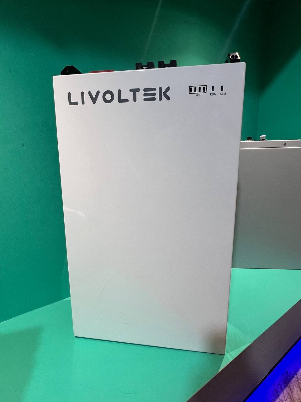 باتری ۵ کیلووات لیتیومی دیواری Livoltek ظرفیت 5.12